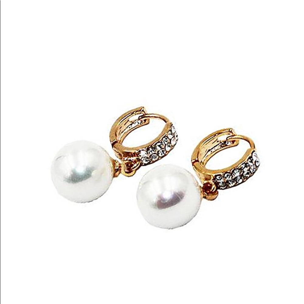 Fashion pearl gold earrings